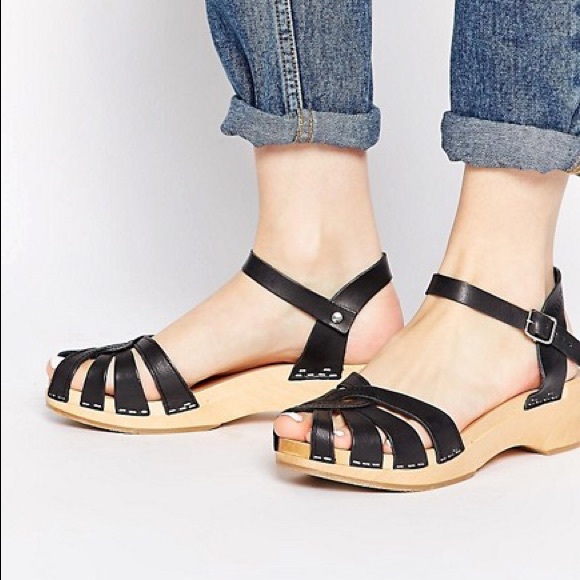 Swedish Hasbeens Shoes - Swedish Hasbeens Debutant Black Leather Clogs